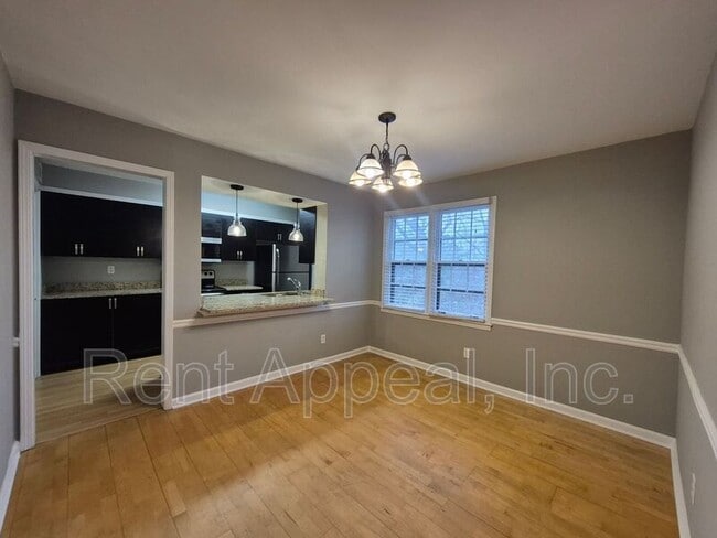 204 Triumph Dr NW in Atlanta, GA - Foto de edificio - Building Photo