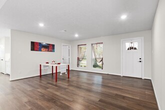 6115 Lymbar Dr in Houston, TX - Building Photo - Building Photo