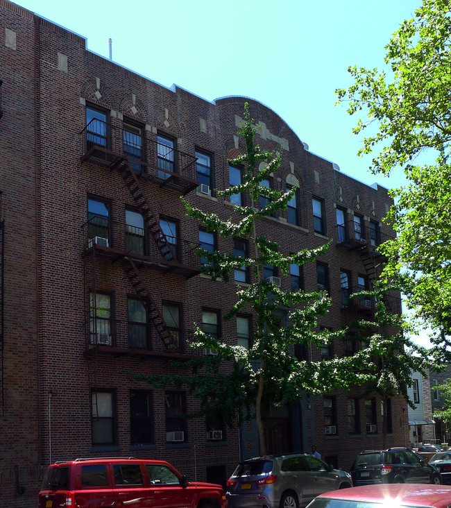 Fort View Court in Brooklyn, NY - Building Photo - Building Photo