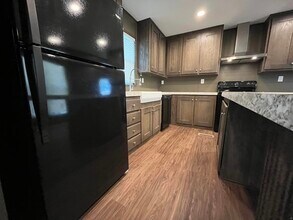 119 Betty St in Conroe, TX - Building Photo - Building Photo