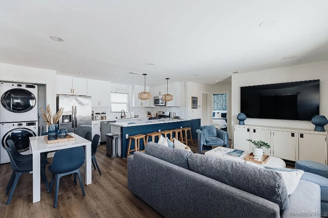 1231 Center Ave in Oceanside, CA - Foto de edificio - Building Photo