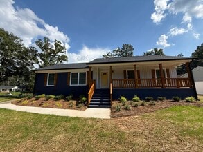 725 Brookside Dr in Gastonia, NC - Foto de edificio - Building Photo