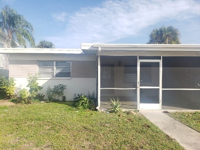 property at 4911 Coronado Pkwy