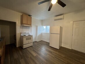 1803 SE Salem Ave in Albany, OR - Building Photo - Building Photo