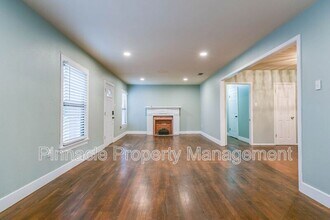 2205 Live Oak St in San Angelo, TX - Foto de edificio - Building Photo
