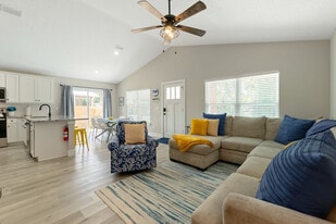 1004 Josiah St in St. Augustine, FL - Building Photo