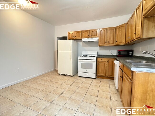 160 Strathmore Rd, Unit 8 in Boston, MA - Building Photo - Building Photo