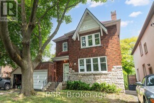 2 Aldbury Gardens in Toronto, ON - Building Photo