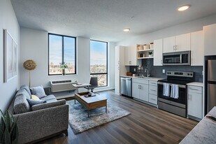 Everlake Apartments in Minneapolis, MN - Building Photo
