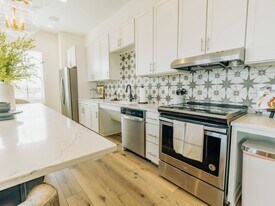 Hackney House Apartments in Oconomowoc, WI - Building Photo