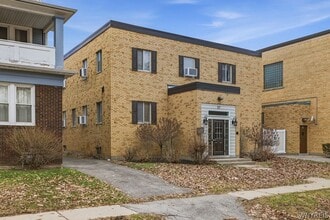 57 St Johns Parkside in Buffalo, NY - Building Photo - Building Photo