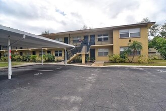 2501 Harn Blvd in Clearwater, FL - Building Photo - Building Photo