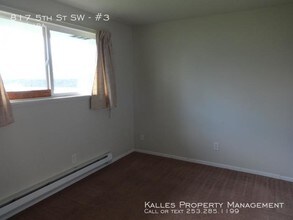 817 5th St SW in Puyallup, WA - Building Photo - Building Photo