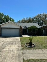 3942 Balsam Dr in Niceville, FL - Building Photo