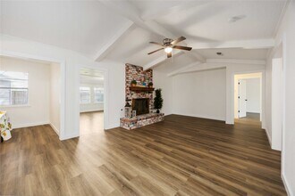 12418 A Bar Dr in Santa Fe, TX - Foto de edificio - Building Photo