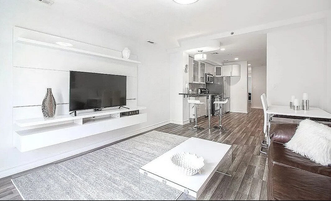 536 N Van Ness Ave, Unit 2D in Los Angeles, CA - Building Photo