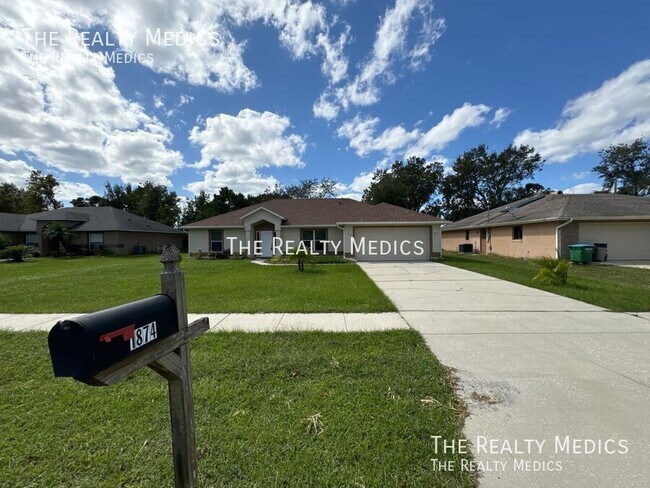 1874 W Cooper Dr in Deltona, FL - Building Photo - Building Photo