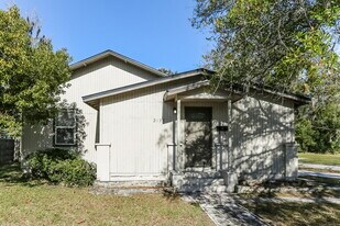 2839 Spring Park Rd in Jacksonville, FL - Building Photo