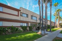 6335 Whitsett Apartments in North Hollywood, CA - Building Photo - Building Photo