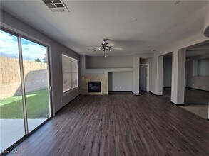 5642 Wedgefield St in North Las Vegas, NV - Building Photo - Building Photo
