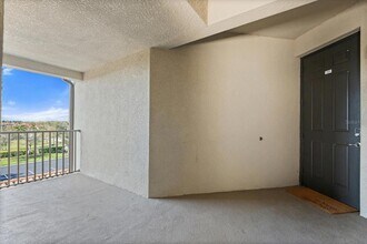 16904 Vardon Ter, Unit 301 in Bradenton, FL - Building Photo - Building Photo