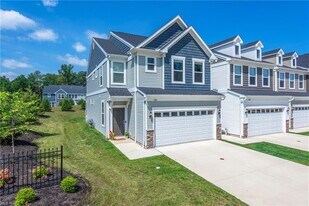 798 N Greenway Dr in Westlake, OH - Building Photo