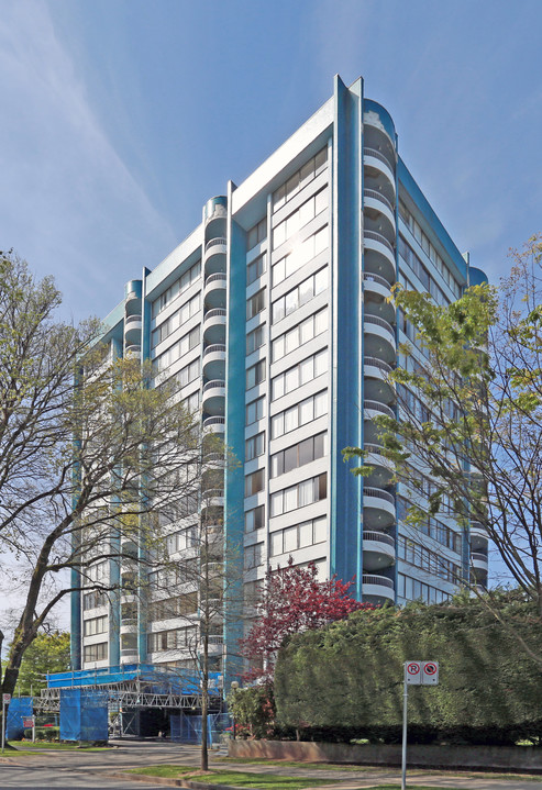 Blue Crest in Vancouver, BC - Building Photo