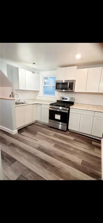 23 Harding Pl, Unit 3rd floor in New Haven, CT - Foto de edificio