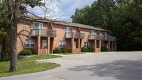 Whispering Hills Townhomes in St. Robert, MO - Foto de edificio - Other