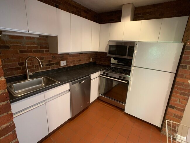 110 Riverway, Unit 8