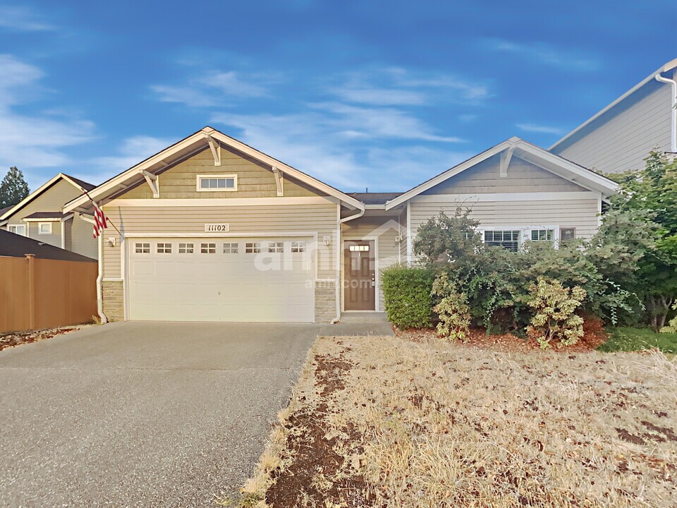 11102 179th Ave Ct E in Sumner, WA - Foto de edificio