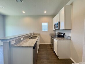 7427 Capstone Rdg in San Antonio, TX - Building Photo - Building Photo