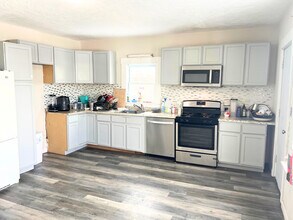 67 Loring St, Unit 1 in Lowell, MA - Building Photo - Building Photo