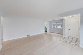 710 S Hawthorne Ave in Elmhurst, IL - Building Photo - Building Photo