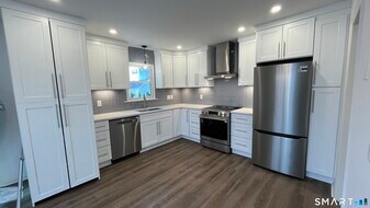 34 Keith St in Stamford, CT - Building Photo