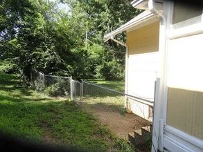 1461 E 66th Ter in Kansas City, MO - Building Photo - Building Photo