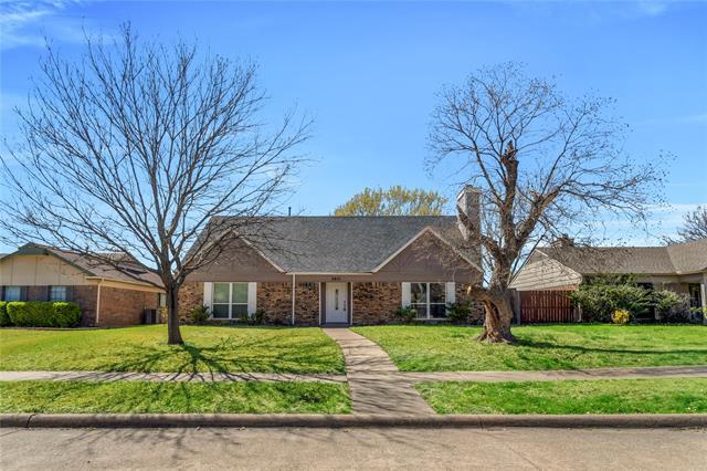property at 2821 Naples Dr