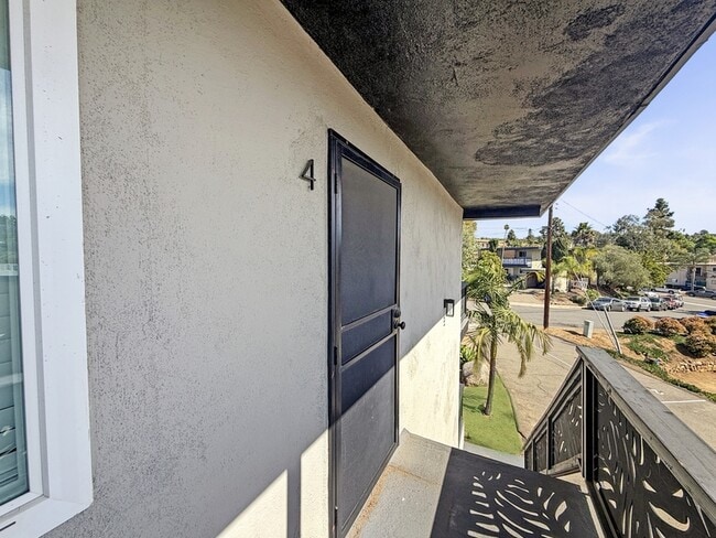 825 Normark Terrace in Vista, CA - Building Photo - Building Photo