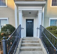 46 Stoneridge Cir in Stamford, CT - Building Photo