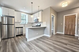 3937 N Janssen Ave, Unit A09C in Chicago, IL - Building Photo - Building Photo