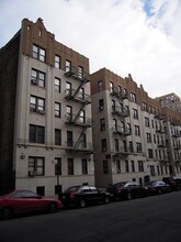 565 W 190th St in New York, NY - Foto de edificio - Building Photo