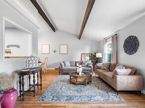 670 Treeside Dr, Unit SI ID1496085P in Akron, OH - Foto de edificio - Building Photo