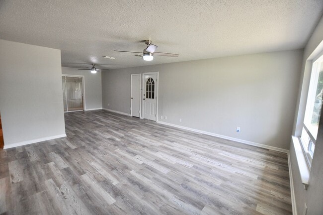 1204 Bois D Arc St in Weatherford, TX - Building Photo - Building Photo