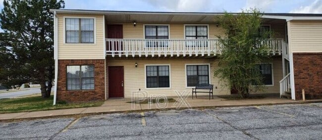 property at 1001 S St Louis Ave