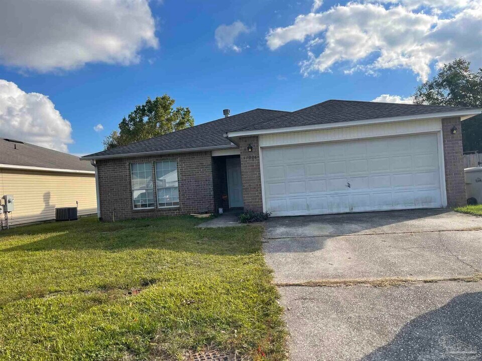 11086 Chippewa Way in Pensacola, FL - Building Photo