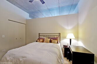 1122 W Catalpa Ave in Chicago, IL - Building Photo - Building Photo