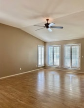 5441 Cove Point Dr in Las Vegas, NV - Building Photo - Building Photo