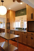 6147 Springvale Dr in Los Angeles, CA - Building Photo - Building Photo
