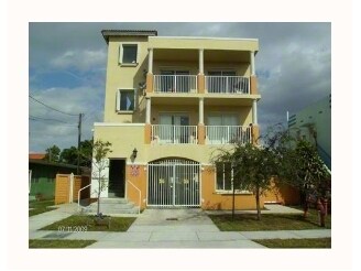 1453 SW 3 St in Miami, FL - Building Photo - Building Photo