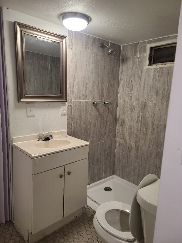 property at 545 N Chestnut Rd